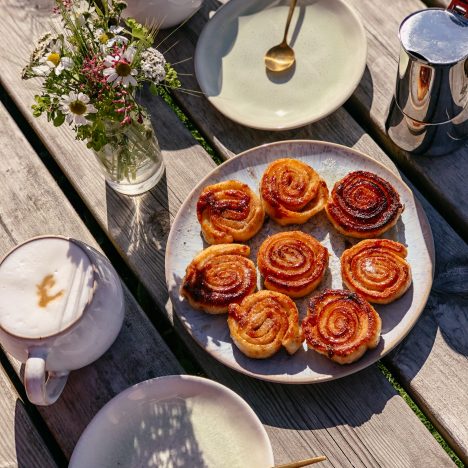 Fluffige Laugenecken