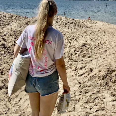 Knuspriges Landbrot im gusseisernen Topf (Dutch Oven) gebacken – mit rustikaler Kruste und saftiger Krume